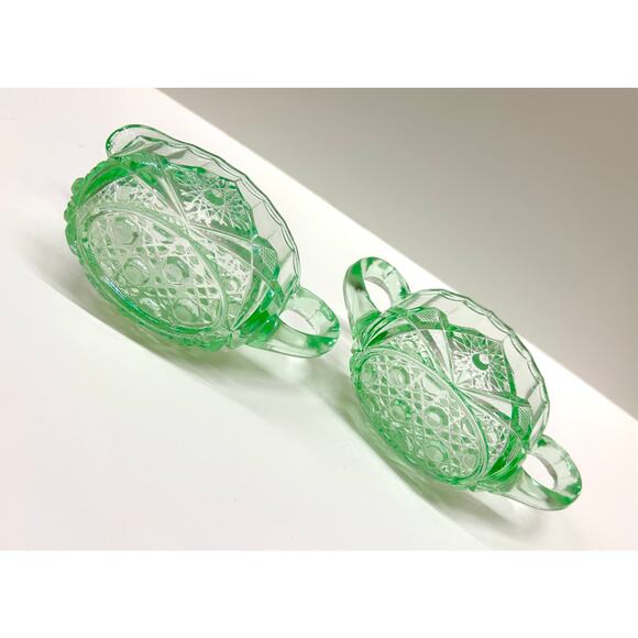 Green UV Glow Sugar and Creamer Set, Depression Era L. E. Smith Uranium Glass - Picture 5 of 7
